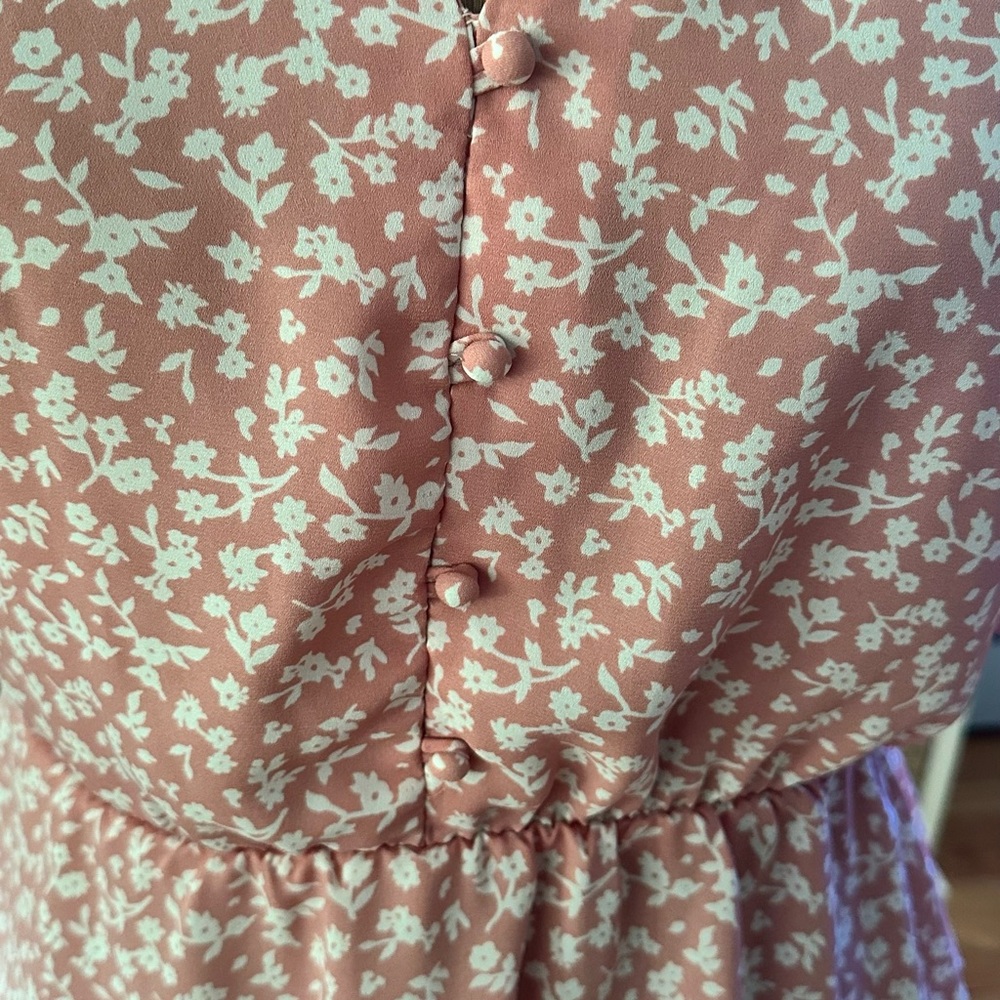 Last chance sale!
Sienna Sky Pink floral Peplum Blouse-Large - Picture 4 of 5